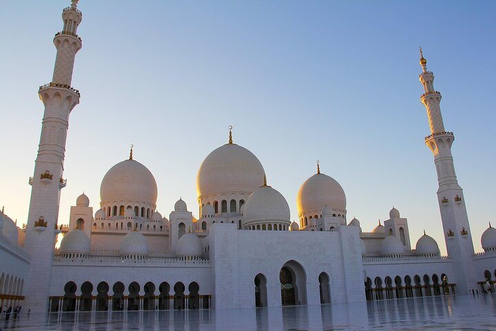 Discover the elegance of Sheikh Zayed Grand Mosque where stunning architecture meets serene surroundings making it an unforgettable highlight of your Abu Dhabi adventure.